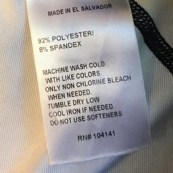 Reebok Women’s Athletic Shorts spandex. Size Medium. Only worn once - Picture 5 of 5